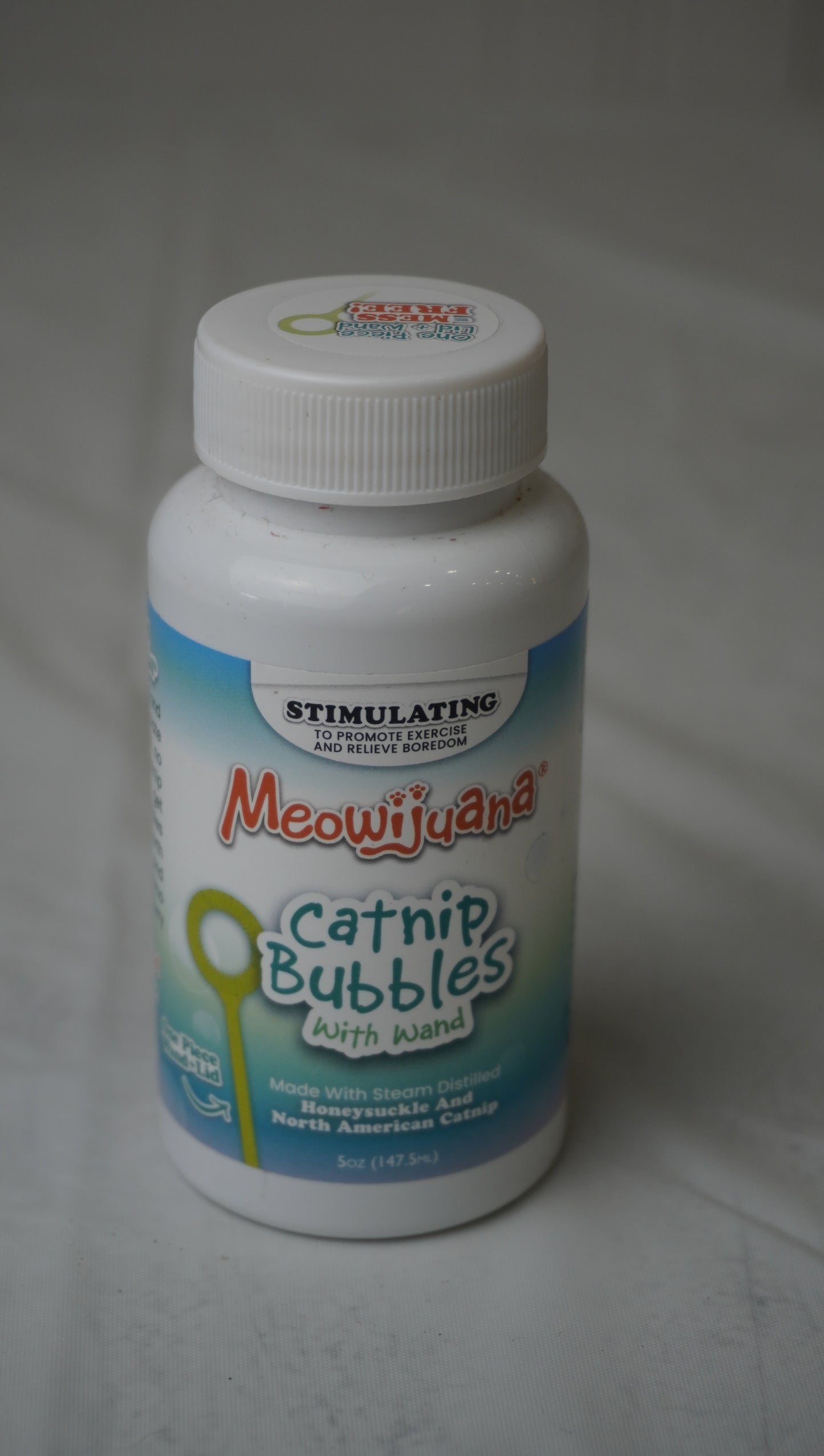 Meowijuana Catnip Bubbles with Wand (5 oz / 147.5 mL)