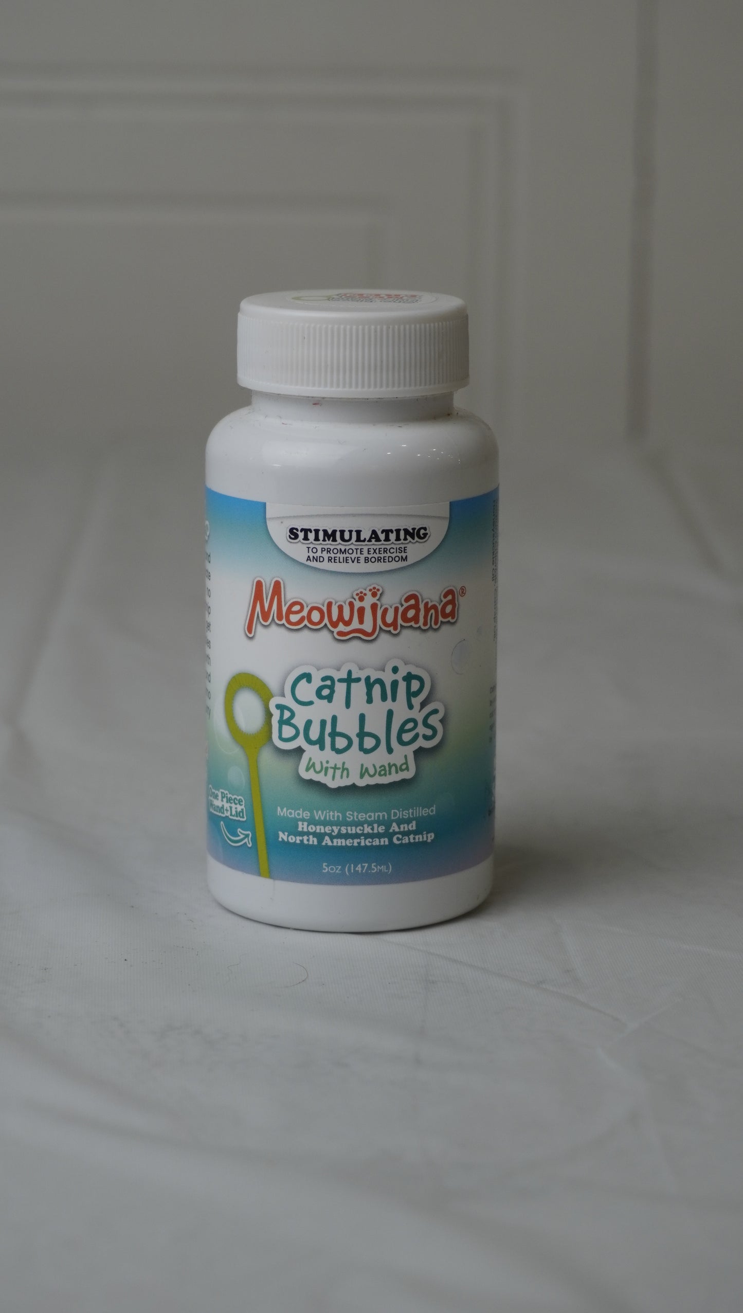 Meowijuana Catnip Bubbles with Wand (5 oz / 147.5 mL)