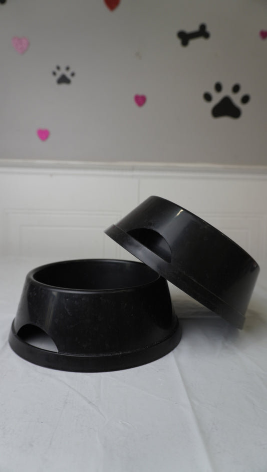 2 Large Plastic Pet Food & Water Bowls (Black)